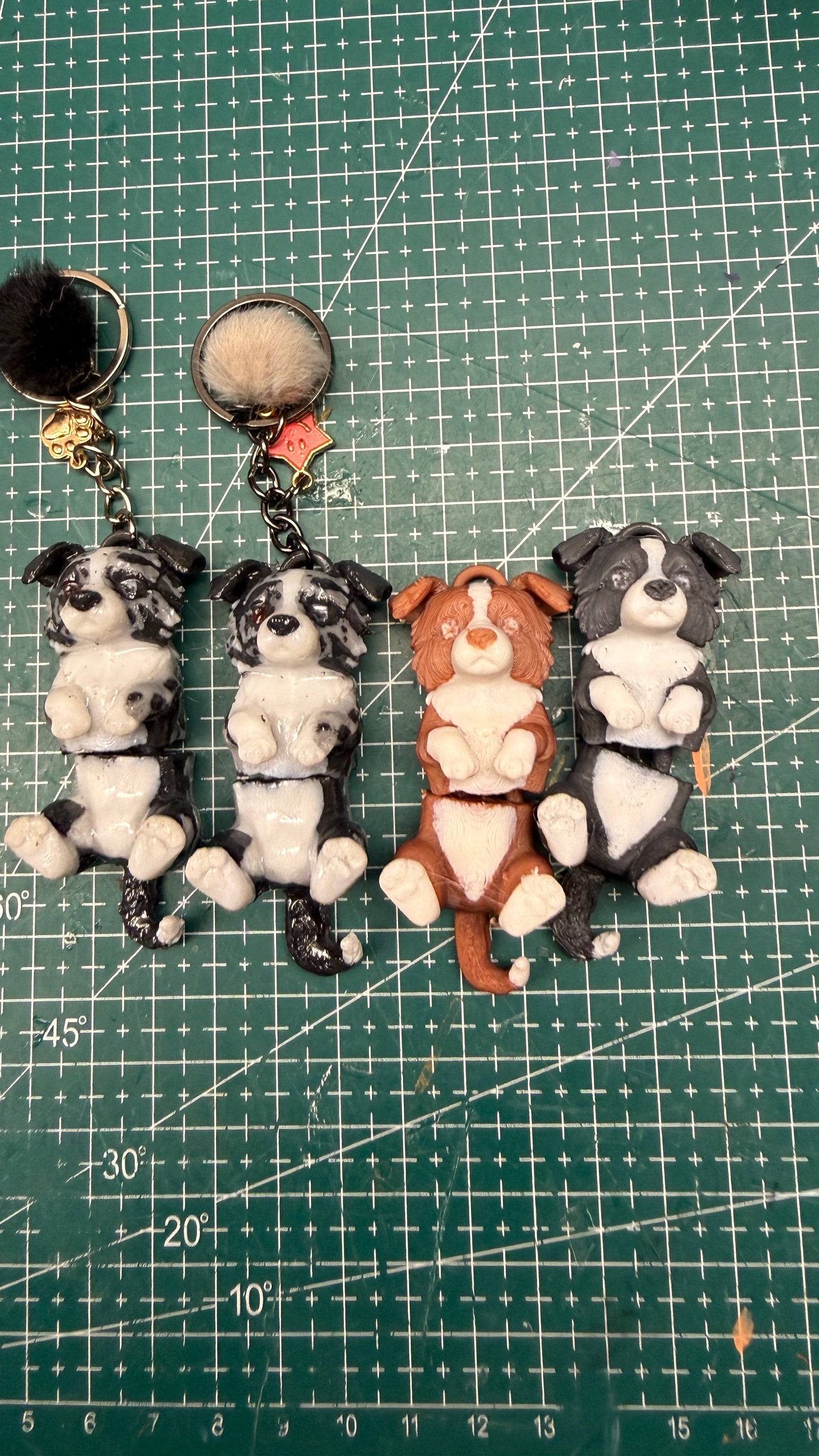 Border Collie Flexi Keychain โ Articulated Dog Keychain, Hand Painted Black & White, Red & White or Merle