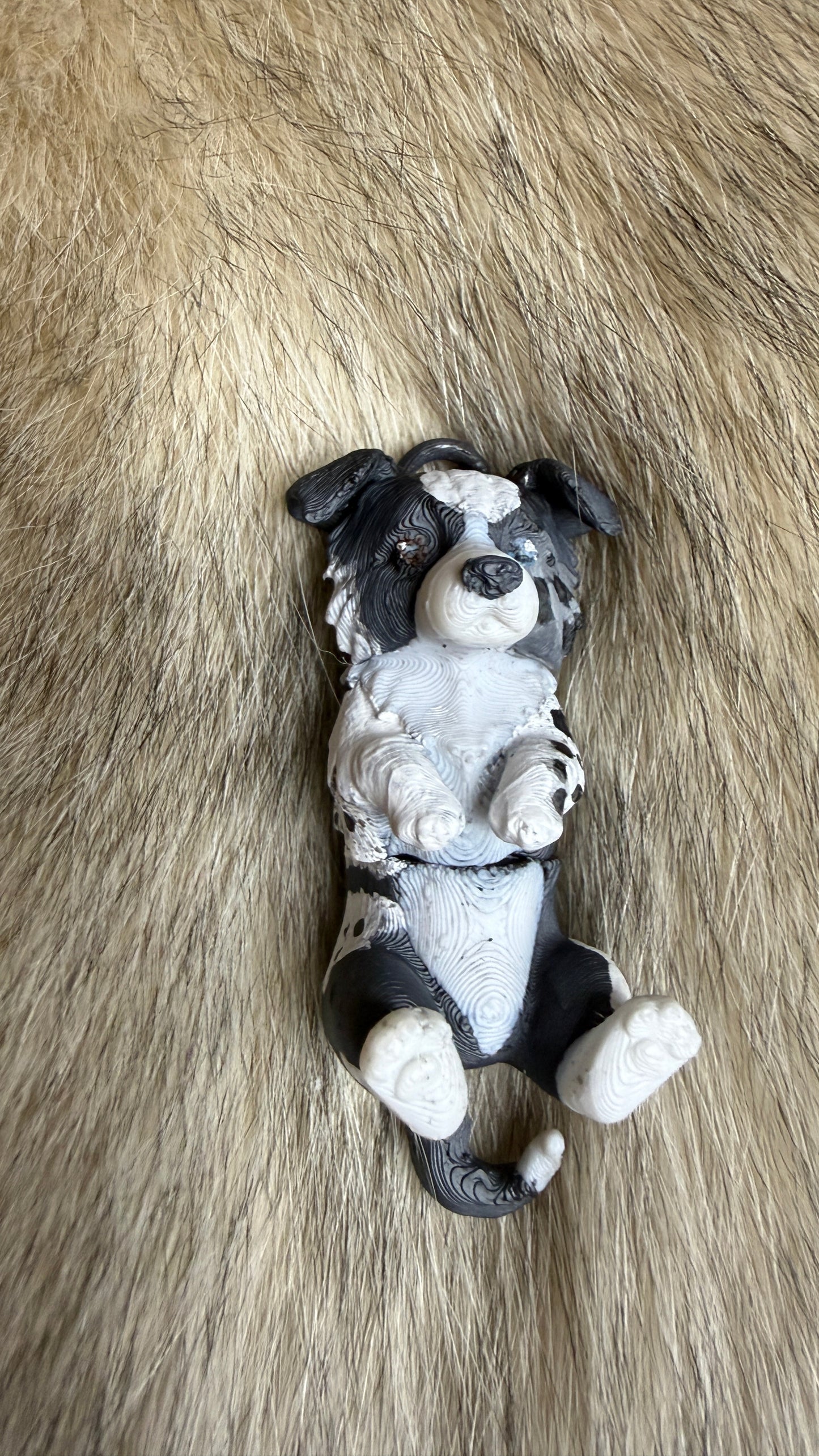 Border Collie Flexi Keychain – Tri-Color Hand-Painted (Black, White & Red)